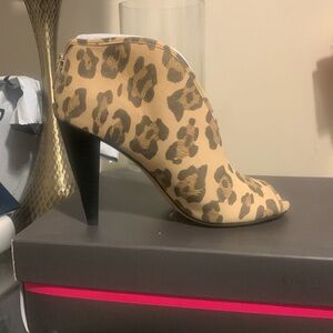 Women Peep Toe Bootie
